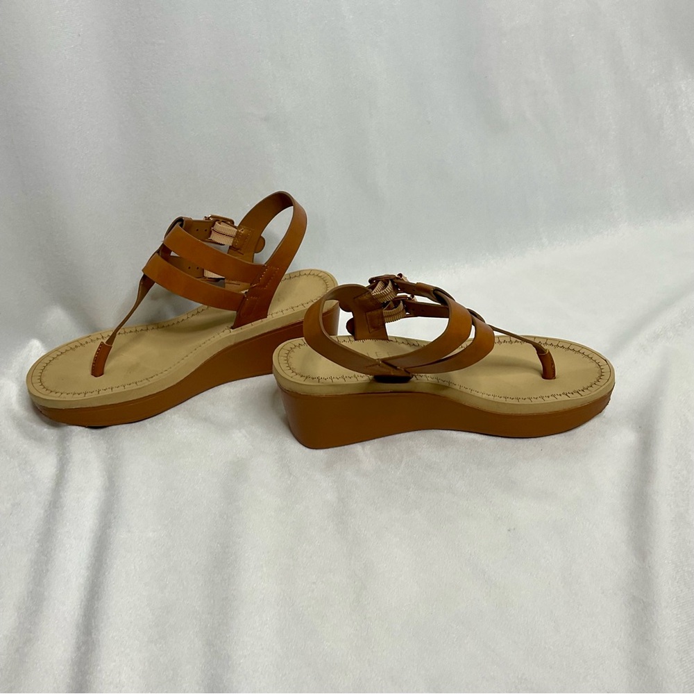 Journee Collection Bianca Thong Wedge Sandals Size 5 1/2 - Picture 2 of 11
